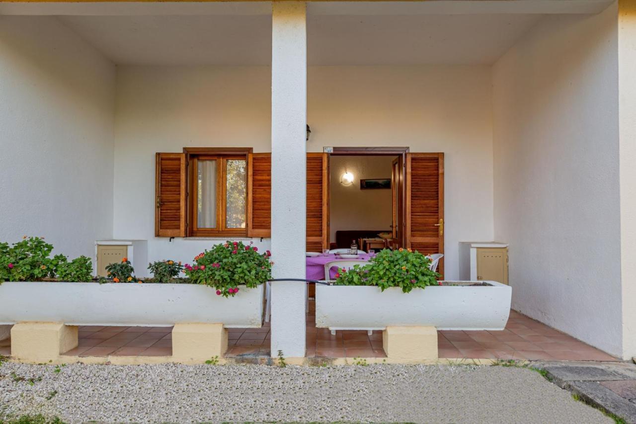 Centro Residenziale Le Canne San Teodoro  Exterior foto