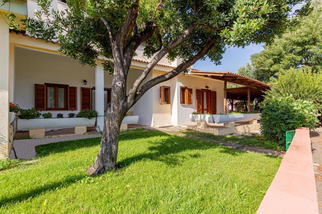 Centro Residenziale Le Canne San Teodoro  Exterior foto