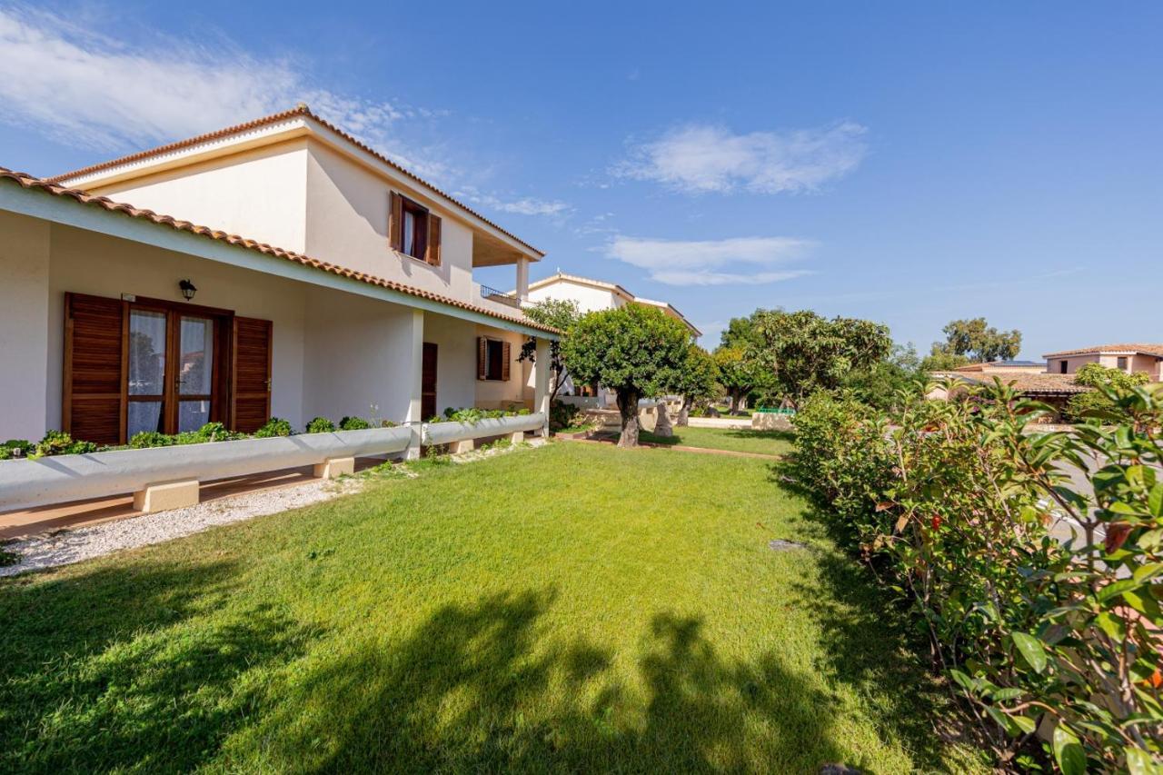Centro Residenziale Le Canne San Teodoro  Exterior foto