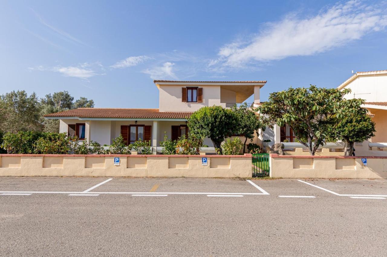 Centro Residenziale Le Canne San Teodoro  Exterior foto